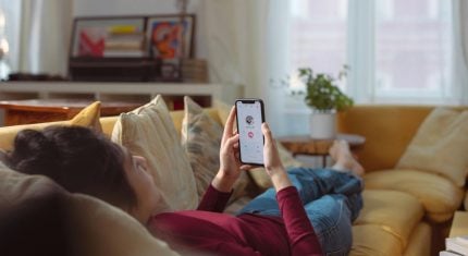 Bezpečné online zoznamovanie: Ako sa nenechať oklamať