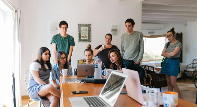 Efektívna komunikácia v práci: Nauč sa ako na to a získaj rešpekt