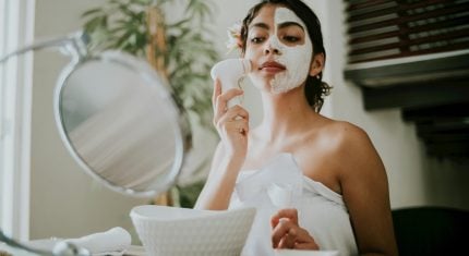 S chladným počasím treba zmeniť aj svoju starostlivosť o pleť: Nedovoľ, aby ti chlad narušil kožnú bariéru