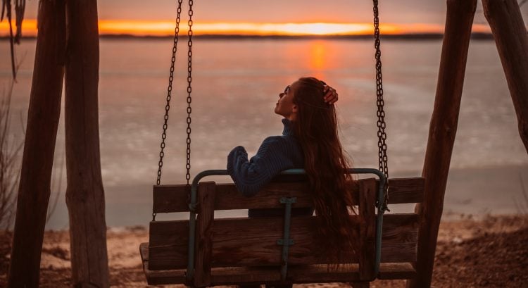 samota, emocionálna samota, pocit osamelosti, psychológia, duševné zdravie, vnútorná rovnováha, sebapoznanie, izolácia, pocity, osobný rast