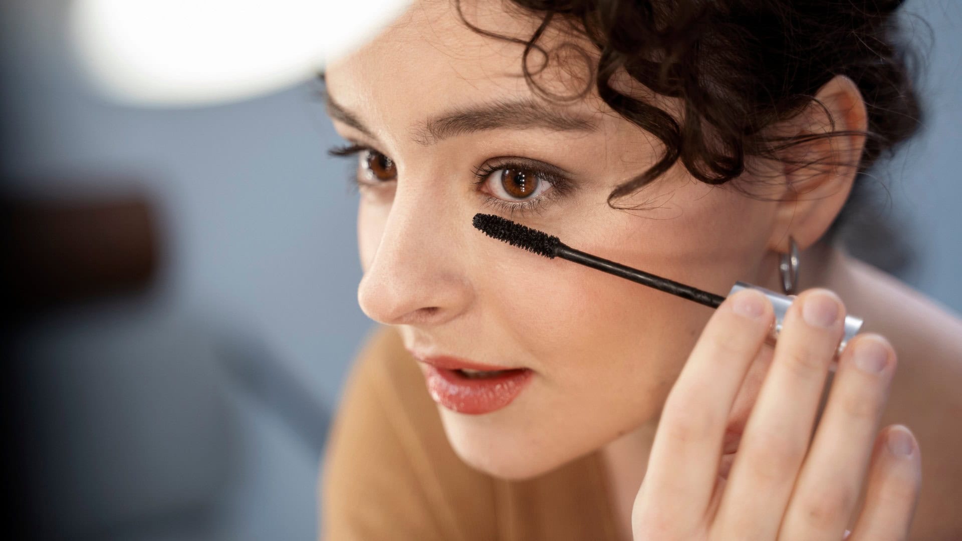 Tubing maskara: Nová riasenka, ktorá prekonáva klasické špirály