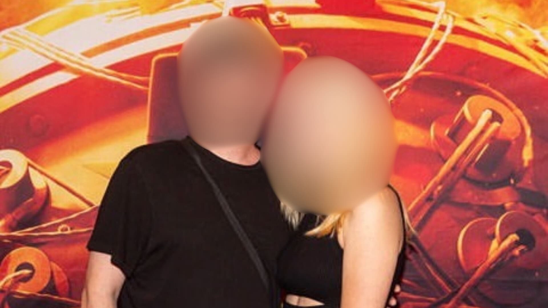 Známy spevák teraz prichytený s inou