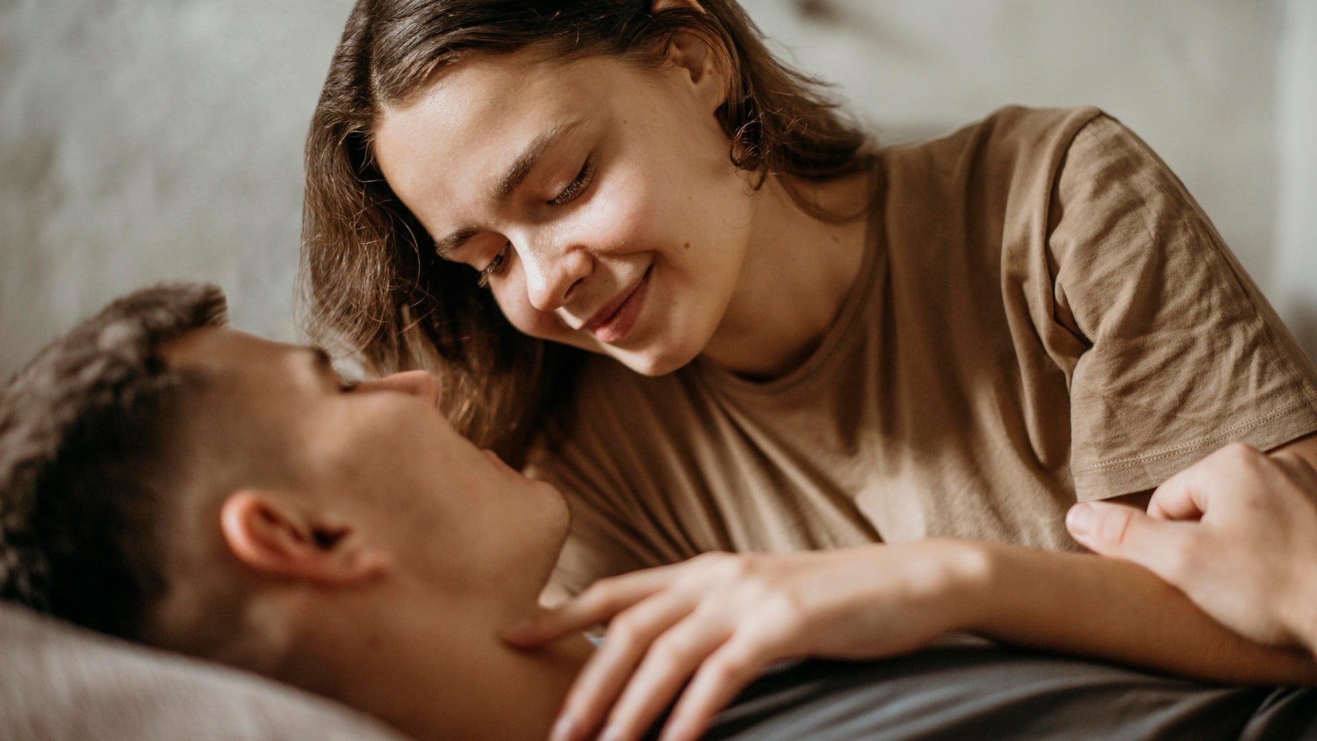 Milovanie s partnerom: Si pre neho bohyňa alebo poleno?