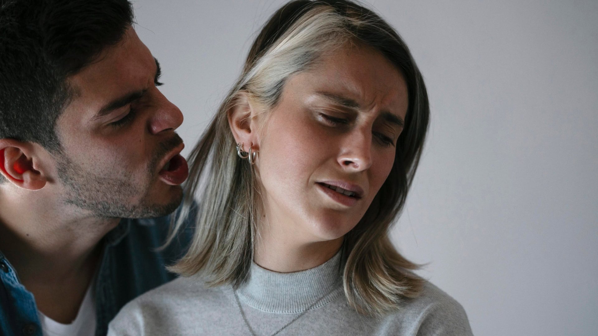 Prečo si ľudia pamätajú tvoje chyby, ale nie to, čo si pre nich urobila