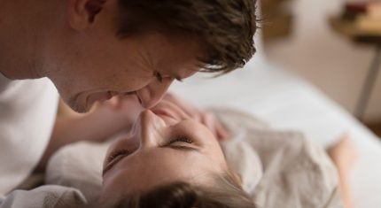 7 nenápadných detailov, podľa ktorých hneď zistíš, či ti tvoj vzťah potichu ničí život