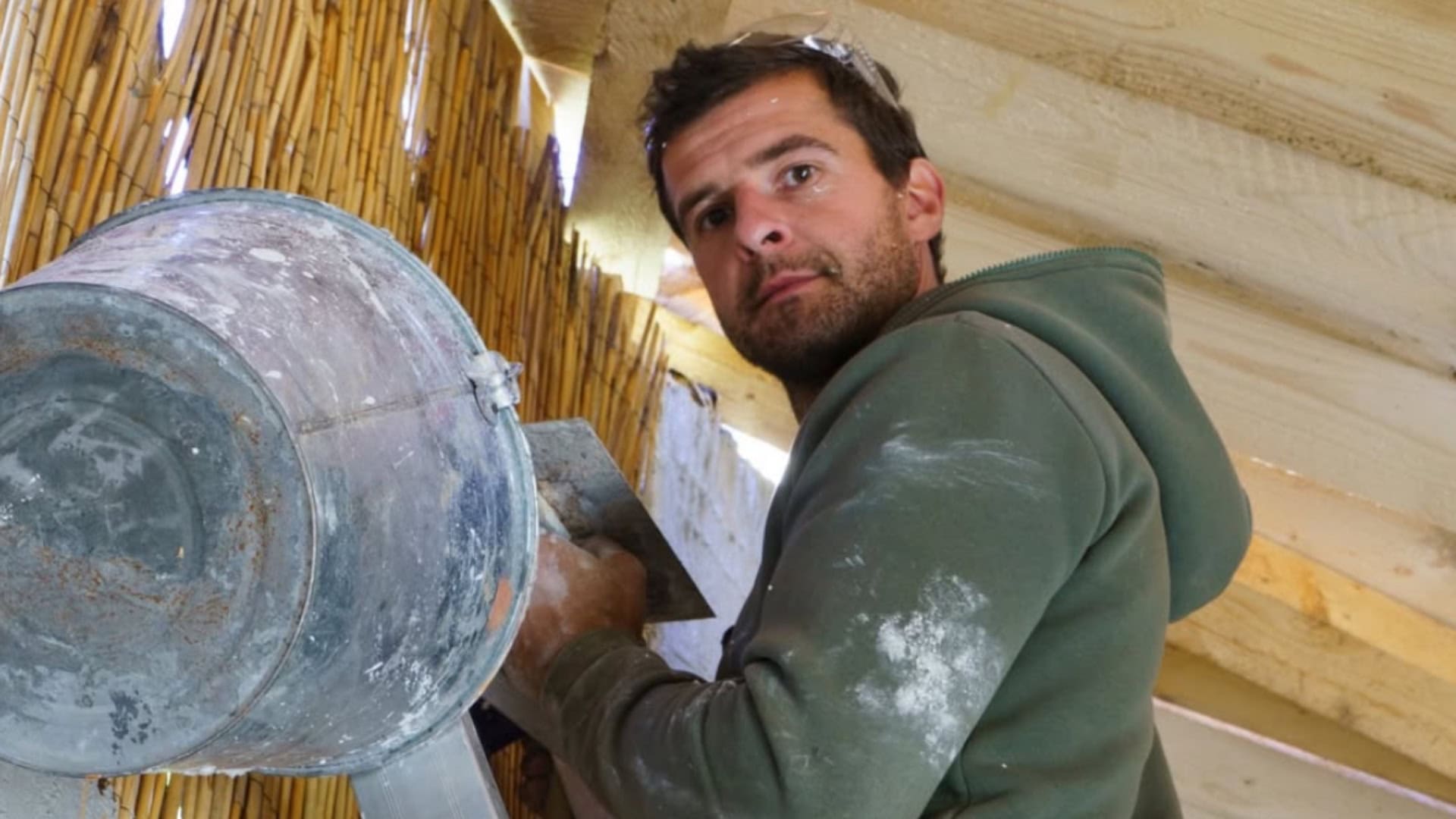 Roman zo šou Farma šokuje