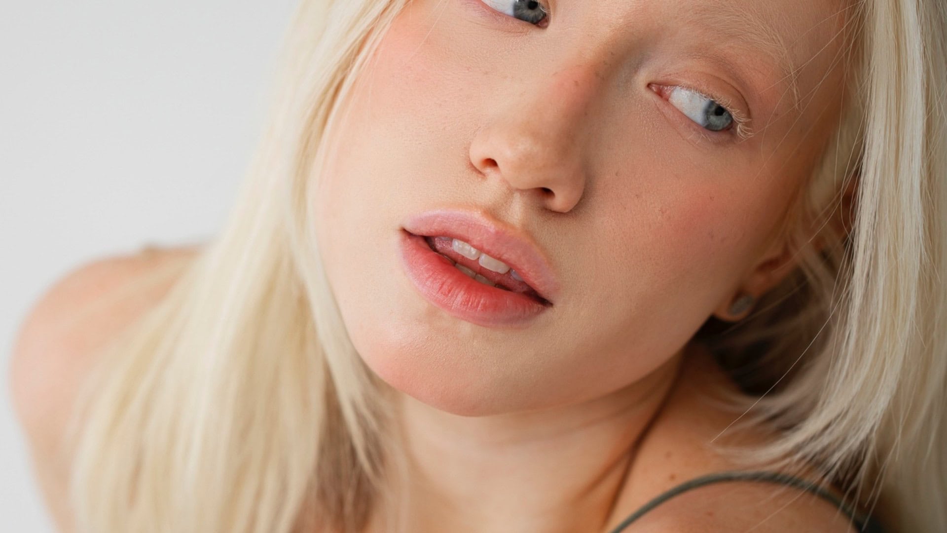 Kvíz: Vyber si tvoju najobľúbenejšiu farbu rúžu a my ti povieme, akú chybu robíš v posteli