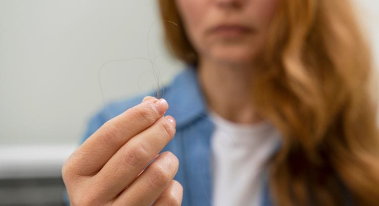 Vypadávanie vlasov: 5 signálov, že ti zlyháva dôležitý orgán