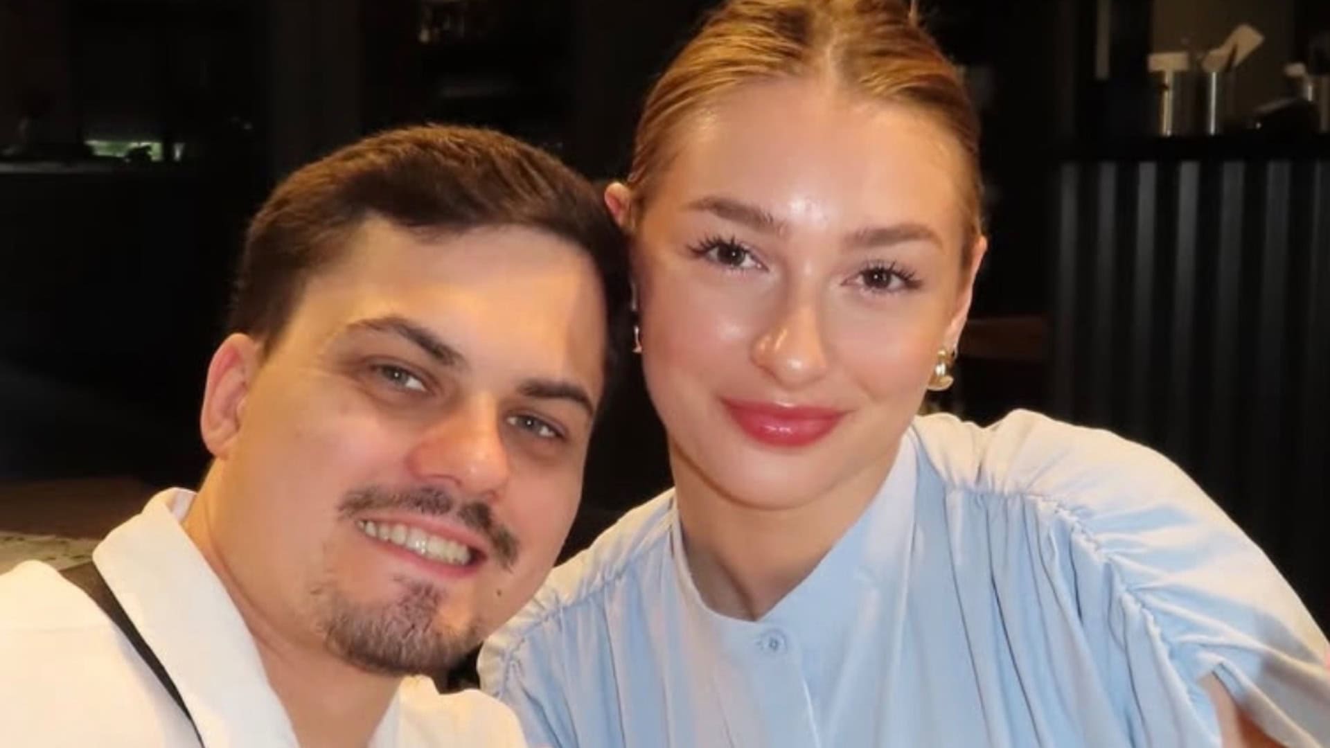 Alex Godaly a Denko o ceste k bábätku