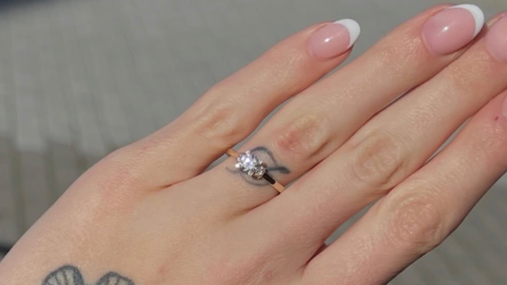 Účastníčka šou Mama, ožeň ma ukázala prsteň