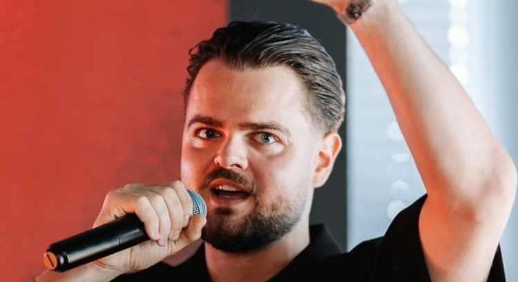 Tisci je vo väzení