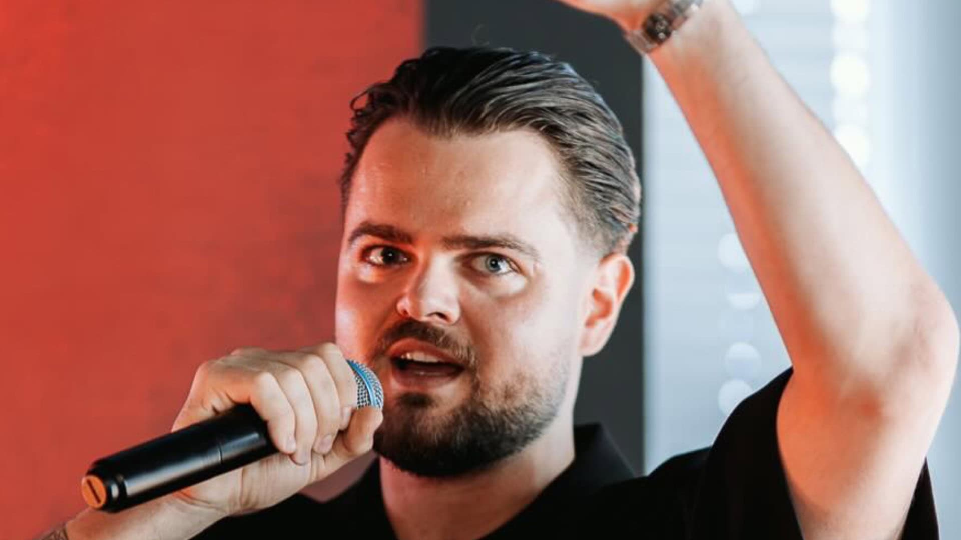 Tisci je vo väzení