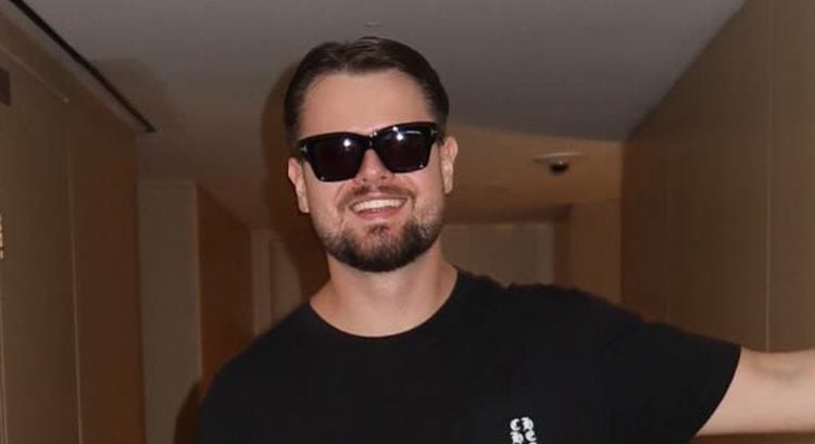 Tisci zatknutie